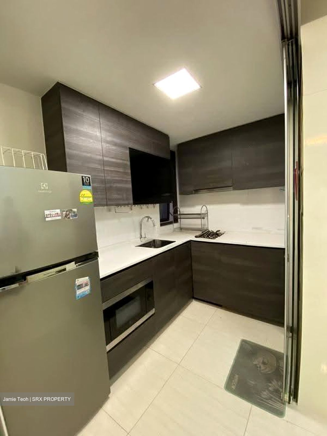 Sims Urban Oasis (D14), Condominium #610710311